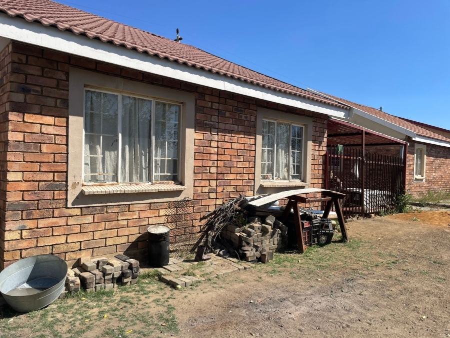3 Bedroom Property for Sale in Seraleng North West